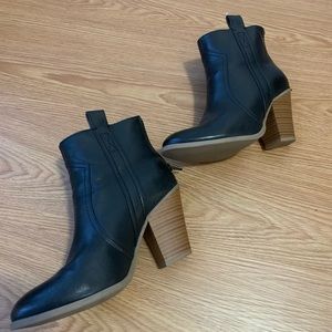 JustFab Black Booties w Tan Heel - Size 8 Women’s